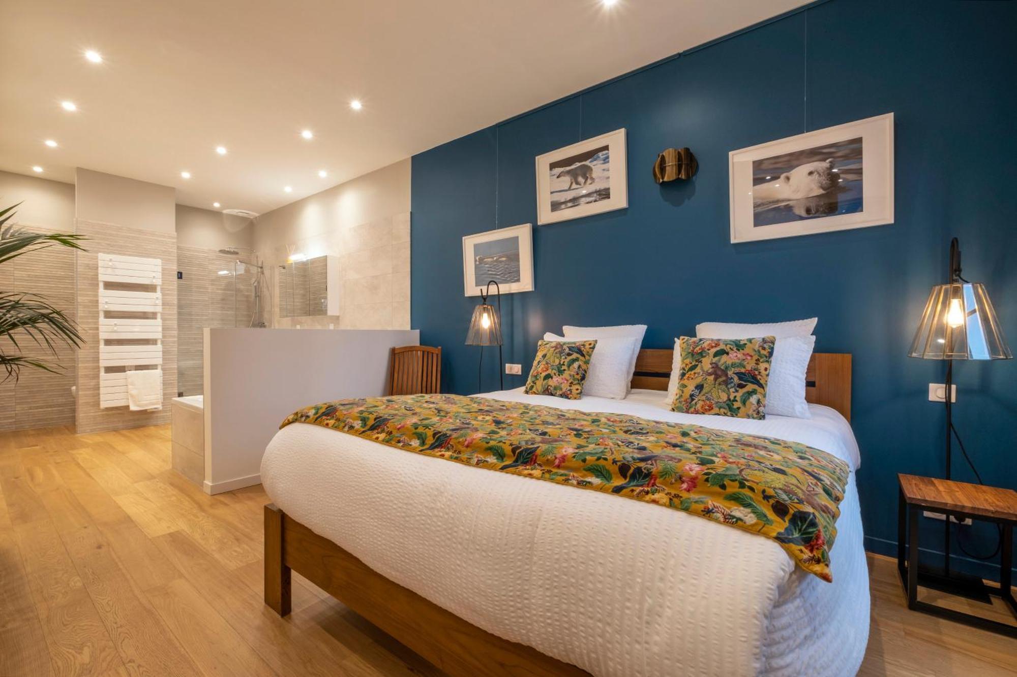 Escale Rochelaise B&b, Bain Nordique Et Sauna Tonneau Couette-café La Rochelle (Charente-Maritime)