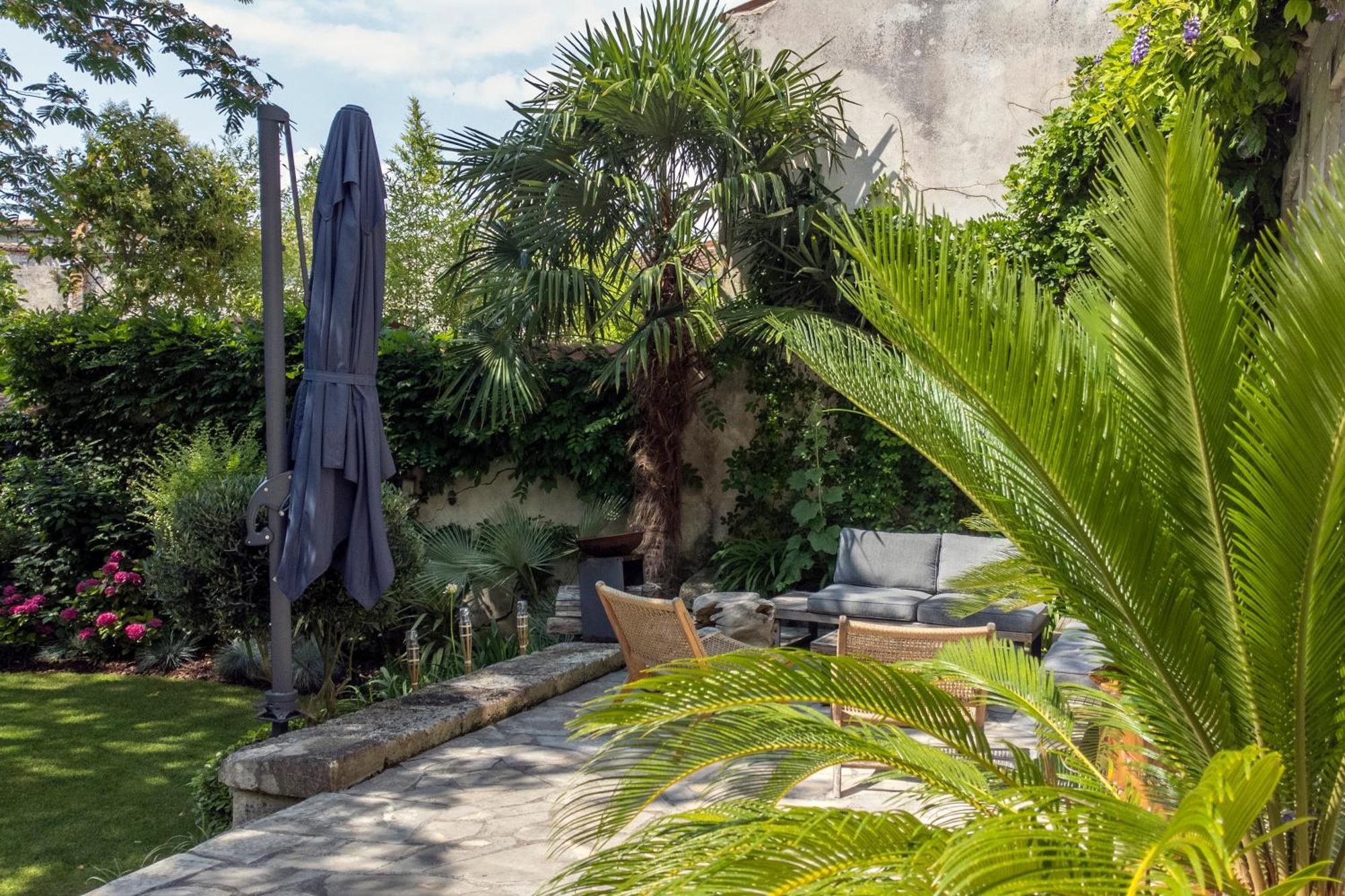 Escale Rochelaise B&b, Bain Nordique Et Sauna Tonneau Couette-café *